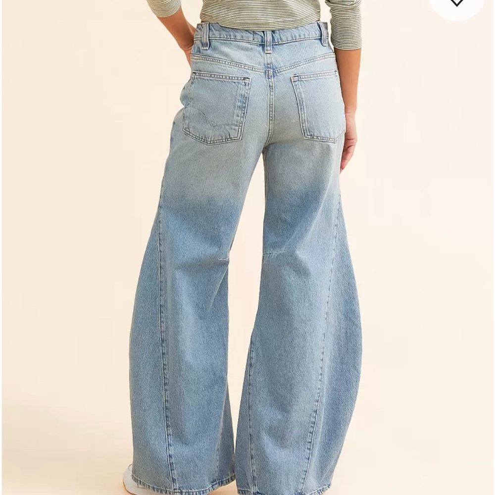 NWT We The Free Eden High Rise Slouchy Flare Jeans - Picture 2 of 4